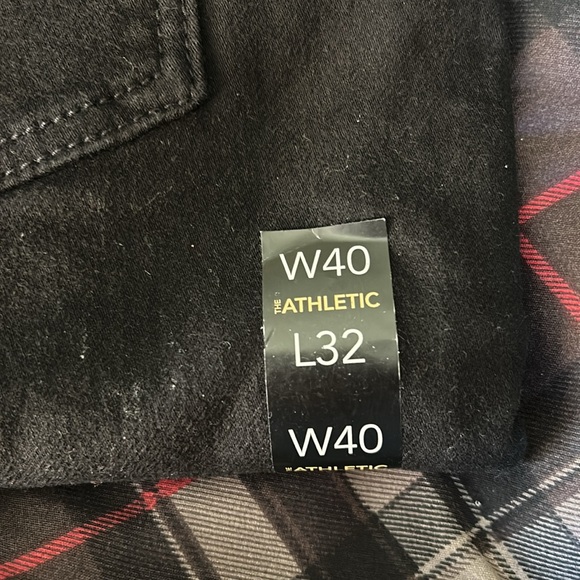 Nwt, Mens Black Silver Jeans 40 waist, 32 length - Picture 3 of 4